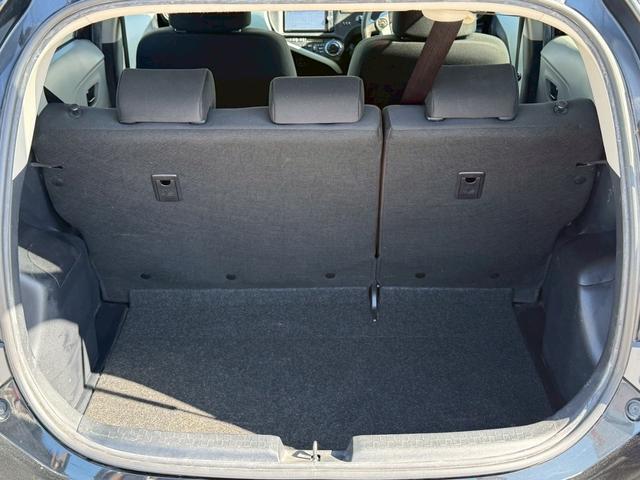 アクア Ｓ　純正ナビ／Ｂｌｕｅｔｏｏｔｈ／フルセグＴＶ／バックモニター／ＥＴＣ／オートライト／社外１６インチアルミ／スマートキー／プッシュスタート／ステアリングリモコン／フォグ／ＬＥＤヘッドライト／１オーナー（10枚目）