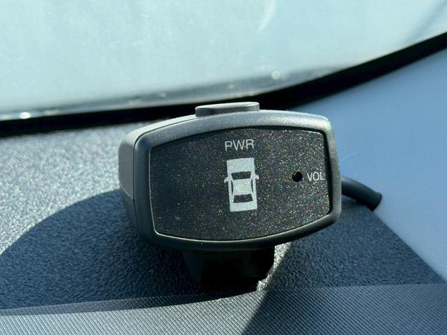 アクア Ｓ　純正ナビ／Ｂｌｕｅｔｏｏｔｈ／フルセグＴＶ／バックモニター／ＥＴＣ／オートライト／社外１６インチアルミ／スマートキー／プッシュスタート／ステアリングリモコン／フォグ／ＬＥＤヘッドライト／１オーナー（11枚目）