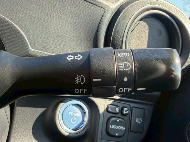 アクア Ｓ　純正ナビ／Ｂｌｕｅｔｏｏｔｈ／フルセグＴＶ／バックモニター／ＥＴＣ／オートライト／社外１６インチアルミ／スマートキー／プッシュスタート／ステアリングリモコン／フォグ／ＬＥＤヘッドライト／１オーナー（20枚目）