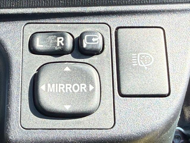 アクア Ｓ　純正ナビ／Ｂｌｕｅｔｏｏｔｈ／フルセグＴＶ／バックモニター／ＥＴＣ／オートライト／社外１６インチアルミ／スマートキー／プッシュスタート／ステアリングリモコン／フォグ／ＬＥＤヘッドライト／１オーナー（26枚目）