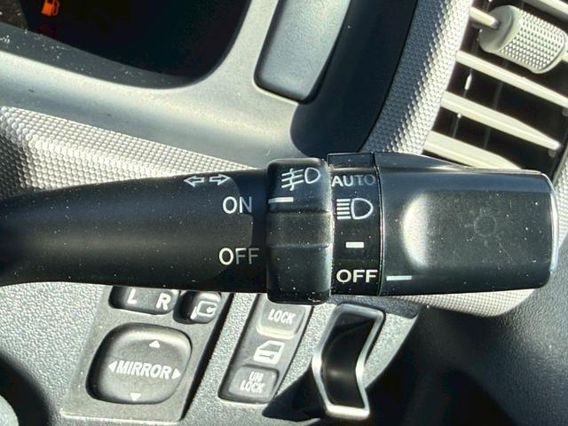 �I�[�g���C�g�́A�t���Y�������Y���h�����Ƃ��ł��܂��B�������H�Ȃǂ̃g���l���Ȃǂɂ��𗧂��܂��B