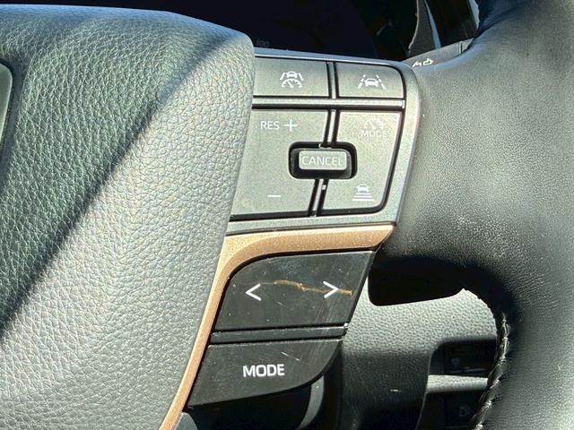 クラウンクロスオーバー ＲＳアドバンスド　モデリスタエアロ／モデリスタ２１インチアルミ／ムーンルーフ／デジタルインナーミラー／パノラミックビューモニター／ヘッドアップディスプレイ／ブラインドスポットモニター／シートエアコン／黒革シート（18枚目）