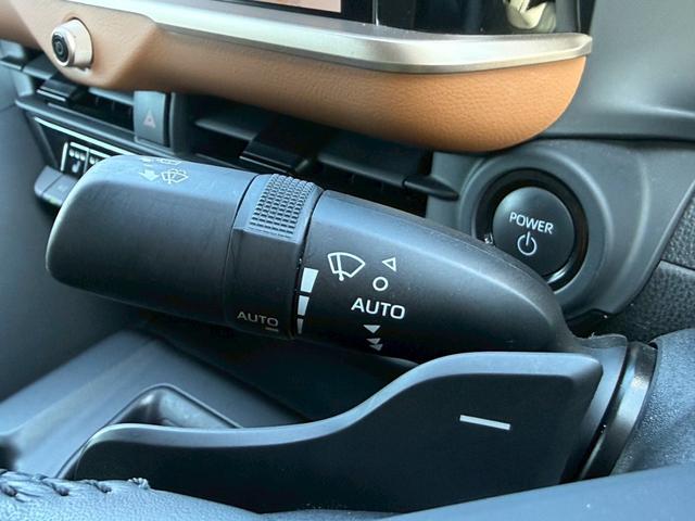 クラウンクロスオーバー ＲＳアドバンスド　モデリスタエアロ／モデリスタ２１インチアルミ／ムーンルーフ／デジタルインナーミラー／パノラミックビューモニター／ヘッドアップディスプレイ／ブラインドスポットモニター／シートエアコン／黒革シート（19枚目）