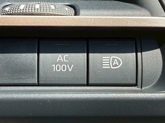 クラウンクロスオーバー ＲＳアドバンスド　モデリスタエアロ／モデリスタ２１インチアルミ／ムーンルーフ／デジタルインナーミラー／パノラミックビューモニター／ヘッドアップディスプレイ／ブラインドスポットモニター／シートエアコン／黒革シート（25枚目）