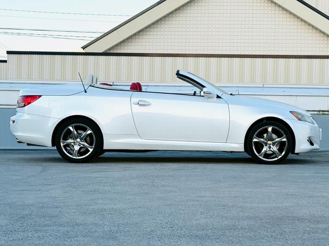 IS IS250C バージョンL 電動オープン/フルレザーシート/メーカーナビ/Bluetooth/フルセグTV/バックモニター/純正オプション18インチアルミ/クルコン/パドルシフト/シートエアコン/メモリー機能付パワーシート(2枚目)