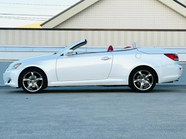 IS IS250C バージョンL 電動オープン/フルレザーシート/メーカーナビ/Bluetooth/フルセグTV/バックモニター/純正オプション18インチアルミ/クルコン/パドルシフト/シートエアコン/メモリー機能付パワーシート(3枚目)