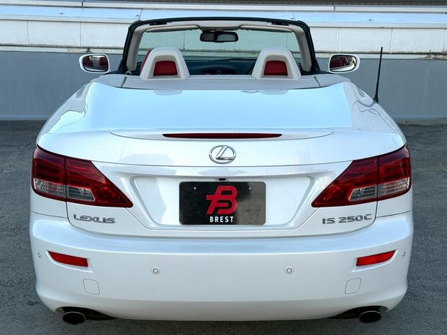 IS IS250C バージョンL 電動オープン/フルレザーシート/メーカーナビ/Bluetooth/フルセグTV/バックモニター/純正オプション18インチアルミ/クルコン/パドルシフト/シートエアコン/メモリー機能付パワーシート(4枚目)