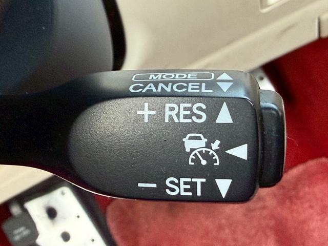 IS IS250C バージョンL 電動オープン/フルレザーシート/メーカーナビ/Bluetooth/フルセグTV/バックモニター/純正オプション18インチアルミ/クルコン/パドルシフト/シートエアコン/メモリー機能付パワーシート(20枚目)