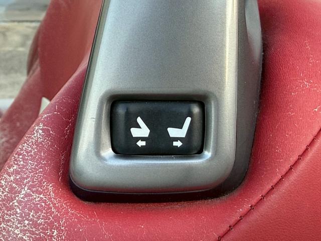 IS IS250C バージョンL 電動オープン/フルレザーシート/メーカーナビ/Bluetooth/フルセグTV/バックモニター/純正オプション18インチアルミ/クルコン/パドルシフト/シートエアコン/メモリー機能付パワーシート(30枚目)