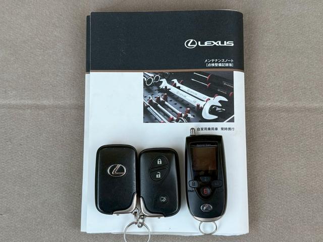 IS IS250C バージョンL 電動オープン/フルレザーシート/メーカーナビ/Bluetooth/フルセグTV/バックモニター/純正オプション18インチアルミ/クルコン/パドルシフト/シートエアコン/メモリー機能付パワーシート(35枚目)