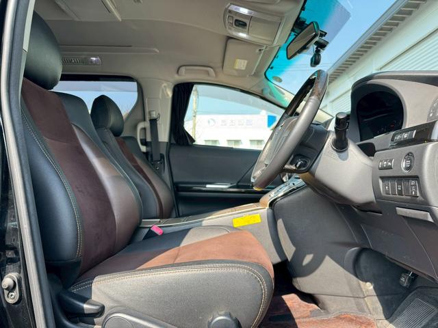 アルファード ２４０Ｓ　タイプゴールド　純正ナビ／純正フリップダウンモニター／Ｂｌｕｅｔｏｏｔｈ／フルセグＴＶ／両側電動スライド／パワーリアハッチ／ＬＥＯＮＩＳ（レオニス）１９インチＡＷ／ドラレコ／ＥＴＣ／ステリモ／クルコン／ＨＩＤ（6枚目）