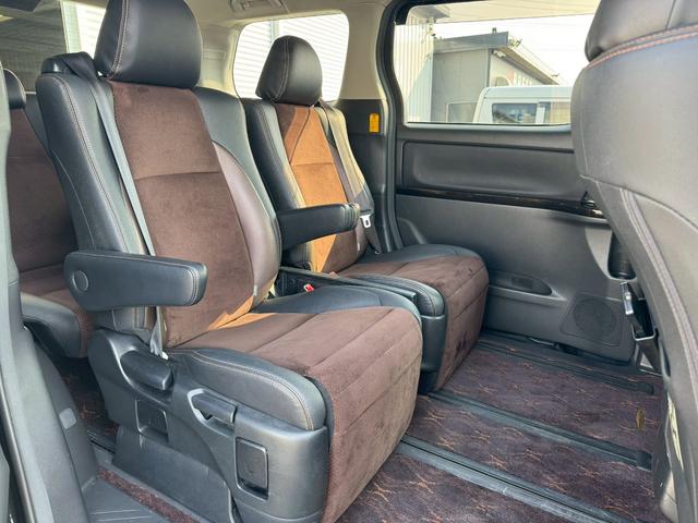 アルファード ２４０Ｓ　タイプゴールド　純正ナビ／純正フリップダウンモニター／Ｂｌｕｅｔｏｏｔｈ／フルセグＴＶ／両側電動スライド／パワーリアハッチ／ＬＥＯＮＩＳ（レオニス）１９インチＡＷ／ドラレコ／ＥＴＣ／ステリモ／クルコン／ＨＩＤ（9枚目）