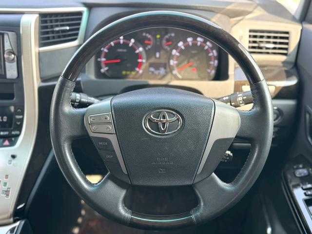 アルファード ２４０Ｓ　タイプゴールド　純正ナビ／純正フリップダウンモニター／Ｂｌｕｅｔｏｏｔｈ／フルセグＴＶ／両側電動スライド／パワーリアハッチ／ＬＥＯＮＩＳ（レオニス）１９インチＡＷ／ドラレコ／ＥＴＣ／ステリモ／クルコン／ＨＩＤ（17枚目）