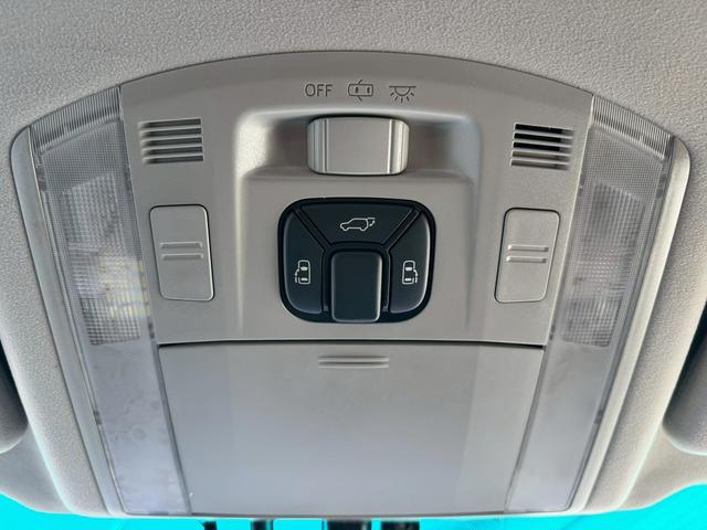 アルファード ２４０Ｓ　タイプゴールド　純正ナビ／純正フリップダウンモニター／Ｂｌｕｅｔｏｏｔｈ／フルセグＴＶ／両側電動スライド／パワーリアハッチ／ＬＥＯＮＩＳ（レオニス）１９インチＡＷ／ドラレコ／ＥＴＣ／ステリモ／クルコン／ＨＩＤ（24枚目）