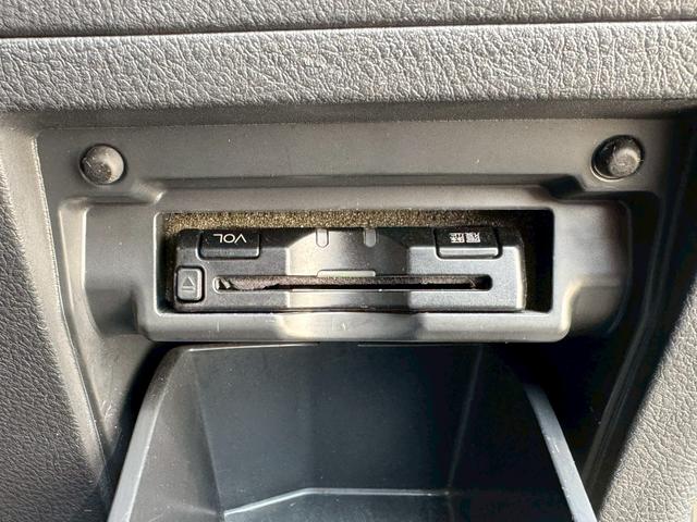 アルファード ２４０Ｓ　タイプゴールド　純正ナビ／純正フリップダウンモニター／Ｂｌｕｅｔｏｏｔｈ／フルセグＴＶ／両側電動スライド／パワーリアハッチ／ＬＥＯＮＩＳ（レオニス）１９インチＡＷ／ドラレコ／ＥＴＣ／ステリモ／クルコン／ＨＩＤ（28枚目）