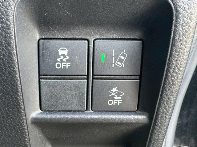 �Փ˔�Q�y���V�X�e���I�O���ԗ��ƑΌ��ԗ��A���s�҂̐ڋ߂����m���āA�x���A�I�[�g�u���[�L��X�e�A�����O�U���Ȃǂɂ���ďՓˉ�����x�����Ă���܂��B