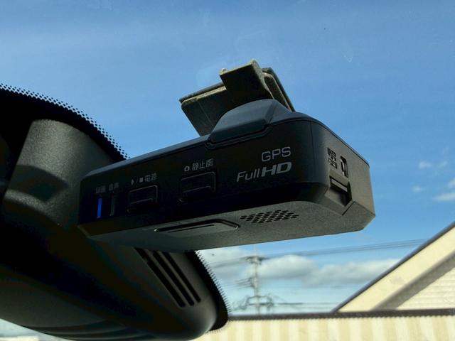 セレナ ハイウェイスターG 純正9インチナビ/フリップダウンモニター/Bluetooth/HDMI/フルセグTV/アラウンドビューモニター/ドラレコ/ハンズフリー両側電動スライド/クルーズコントロール/純正16インチアルミ(14枚目)