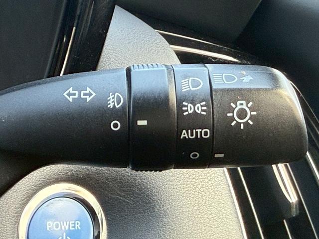 クラウンハイブリッド Ｓ　スポーツスタイル　ムーンルーフ／パノラミックビューモニター／ブラインドスポットモニター／クルーズコントロール／メモリー機能付パワーシート／ハーフレザーシート／純正１８インチアルミ／メーカーナビ／プリクラッシュ（23枚目）