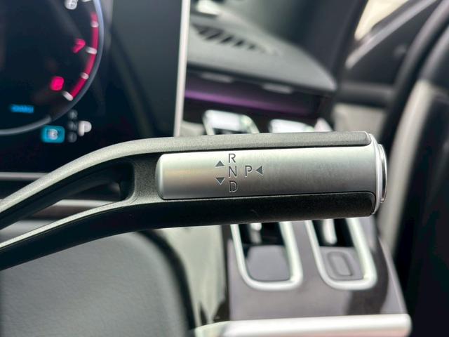 ���̖͂��邳�ɉ����Ď����I�Ƀw�b�h���C�g���I���^�I�t����I�[�g���C�g�V�X�e���𑕔����Ă���܂��B