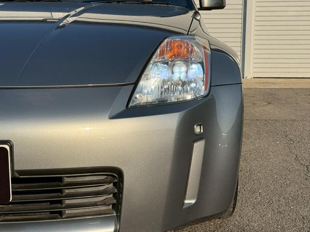 フェアレディＺ バージョンＴ　５速ＡＴ／ＢＯＳＥサウンド／フルレザーシート／シートヒーター／革巻ステアリング／ステアリングリモコン／純正１７インチアルミ／１オーナー（32枚目）