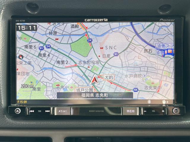 �i�r�t�������s��h���C�u���y�����ЂƎ��I���߂Ă̓��ł��������ƂȂ��G�X�R�[�g���Ă���܂��B