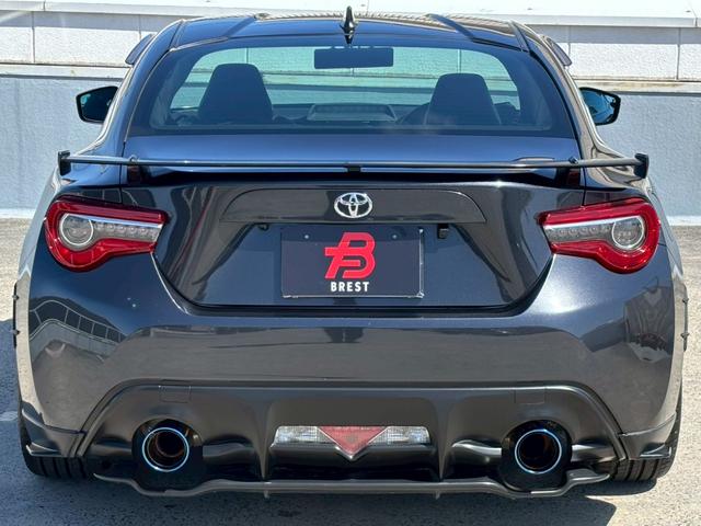 ８６ ＧＴリミテッド　ＭＯＤＥＬＬＩＳＴＡ（モデリスタ）／柿本レーシングマフラー／ＣＲＯＳＳ　ＳＰＥＥＤ　ＨＹＰＥＲ　Ｅｄｉｔｉｏｎ　１８インチＡＷ／ハーフレザーシート／シートヒーター／純正ナビ／Ｂｌｕｅｔｏｏｔｈ（4枚目）