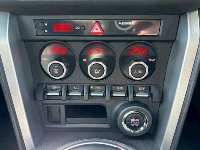 ８６ ＧＴリミテッド　ＭＯＤＥＬＬＩＳＴＡ（モデリスタ）／柿本レーシングマフラー／ＣＲＯＳＳ　ＳＰＥＥＤ　ＨＹＰＥＲ　Ｅｄｉｔｉｏｎ　１８インチＡＷ／ハーフレザーシート／シートヒーター／純正ナビ／Ｂｌｕｅｔｏｏｔｈ（25枚目）