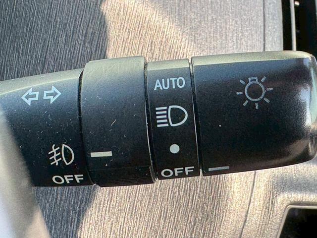 プリウスアルファ S 純正ナビ/フルセグTV/Bluetooth/バックカメラ/ETC/ステアリングリモコン/オートライト/純正16インチアルミ/スマートキー/プッシュスタート/オートエアコン/LEDライト/1オーナー(17枚目)