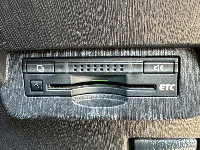 プリウスアルファ S 純正ナビ/フルセグTV/Bluetooth/バックカメラ/ETC/ステアリングリモコン/オートライト/純正16インチアルミ/スマートキー/プッシュスタート/オートエアコン/LEDライト/1オーナー(21枚目)