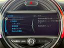 クーパー　６速ＡＴ／青白ツートン／メーカーナビ／Ｂｌｕｅｔｏｏｔｈ／純正１７インチＡＷ（12枚目）