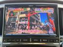 TV付きの車となっております。ドライブの合間の休憩中に気になる番組を見ることができます。