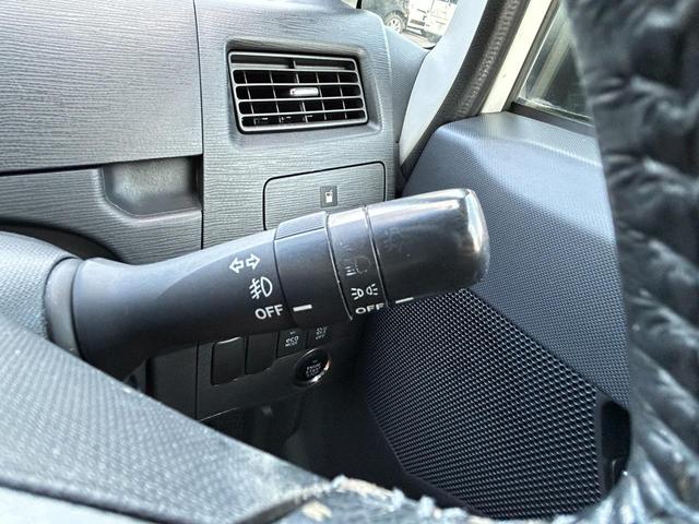 ムーヴ カスタム　Ｇ　大分イモビライザー　インテリジェントキー　アイドリングストップ車　フルフラットシート　助手席エアバック　ＬＥＤライト　ＰＷ　ＡＣ　キーフリー　パワステ　　ベンチシート　ＡＢＳ（42枚目）