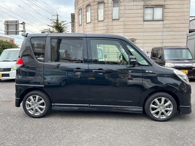 ソリオ ブラック＆ホワイト　キーフリー　プッシュスタートスマートキー　フルオートエアコン　イモビライザー　エアバック　ウォークスルー　ＡＢＳ　衝突安全ボディ　パワーステアリング　助手席エアバッグ　フルフラット　パワーウィンドウ（11枚目）