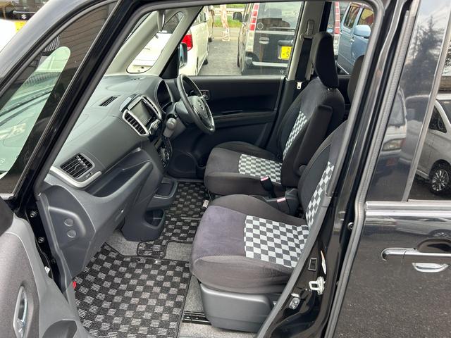 ソリオ ブラック＆ホワイト　キーフリー　プッシュスタートスマートキー　フルオートエアコン　イモビライザー　エアバック　ウォークスルー　ＡＢＳ　衝突安全ボディ　パワーステアリング　助手席エアバッグ　フルフラット　パワーウィンドウ（19枚目）