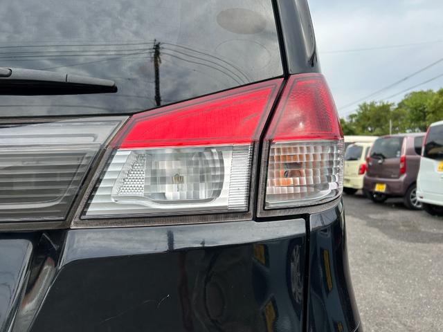 ソリオ ブラック＆ホワイト　キーフリー　プッシュスタートスマートキー　フルオートエアコン　イモビライザー　エアバック　ウォークスルー　ＡＢＳ　衝突安全ボディ　パワーステアリング　助手席エアバッグ　フルフラット　パワーウィンドウ（46枚目）