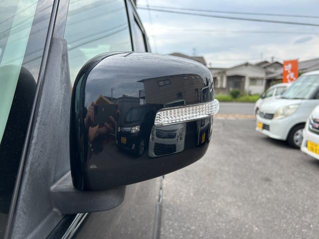 ソリオ ブラック＆ホワイト　キーフリー　プッシュスタートスマートキー　フルオートエアコン　イモビライザー　エアバック　ウォークスルー　ＡＢＳ　衝突安全ボディ　パワーステアリング　助手席エアバッグ　フルフラット　パワーウィンドウ（48枚目）