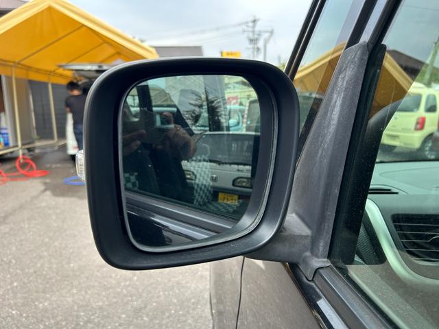 ソリオ ブラック＆ホワイト　キーフリー　プッシュスタートスマートキー　フルオートエアコン　イモビライザー　エアバック　ウォークスルー　ＡＢＳ　衝突安全ボディ　パワーステアリング　助手席エアバッグ　フルフラット　パワーウィンドウ（49枚目）