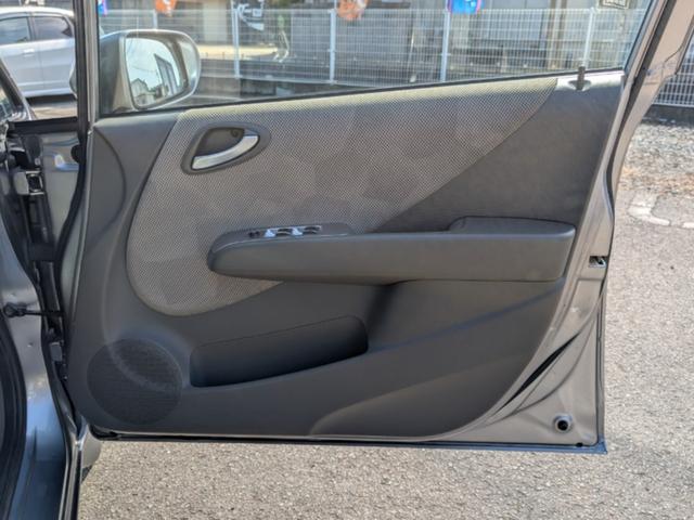 フィット １．５Ｗ　５速ＭＴ（14枚目）