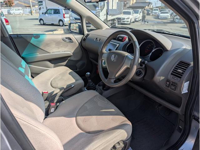 フィット １．５Ｗ　５速ＭＴ（16枚目）