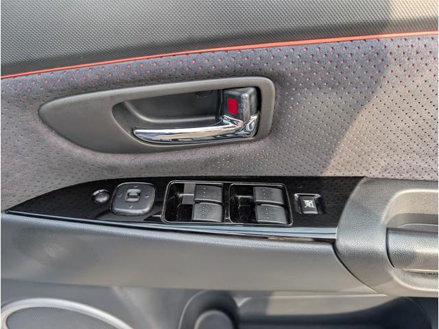 マツダスピードアクセラ ベースグレード　６速ＭＴ　ターボ　車高調　ＳＳＲ１８インチアルミ　デュアルマフラー（純正マフラー有）　ハーフレザーシート　アドバンスキー　ＥＴＣ（15枚目）