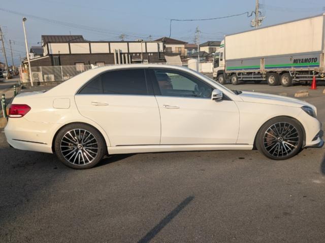 Ｅクラス Ｅ３００　アバンギャルド　社外１９ＡＷ　車検Ｒ９年３月（4枚目）