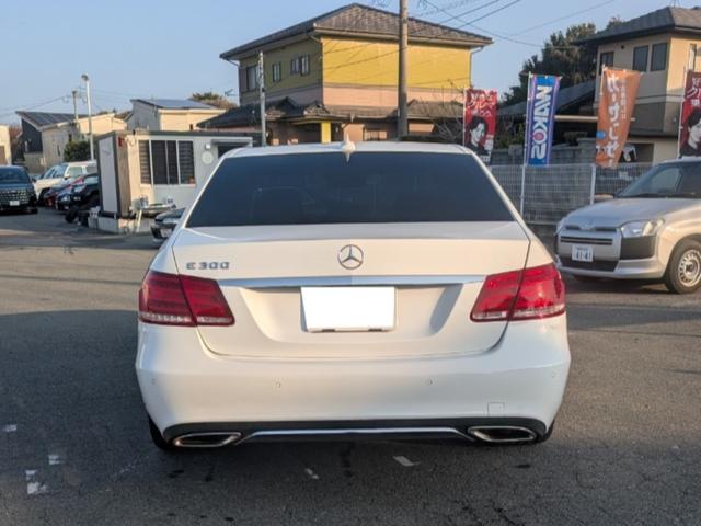 Ｅクラス Ｅ３００　アバンギャルド　社外１９ＡＷ　車検Ｒ９年３月（6枚目）