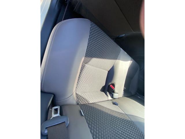 アクア クロスオーバー　グラム　９インチメモリーナビ　バックカメラ　ドライブレコーダー　衝突被害軽減システム　ＥＴＣ　ＣＤ＆ＤＶＤ再生　アルミホイール　スマートキー　ハイブリッド（14枚目）