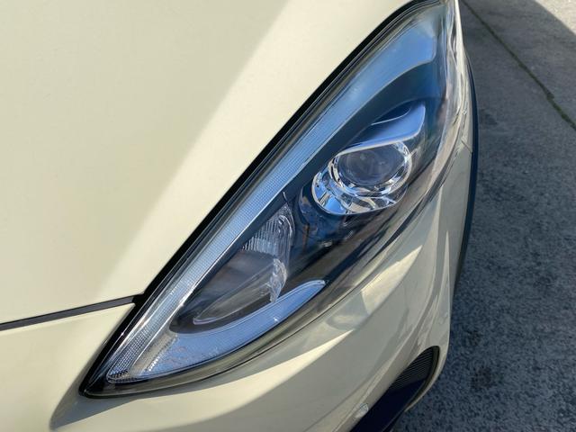 アクア クロスオーバー　グラム　９インチメモリーナビ　バックカメラ　ドライブレコーダー　衝突被害軽減システム　ＥＴＣ　ＣＤ＆ＤＶＤ再生　アルミホイール　スマートキー　ハイブリッド（20枚目）