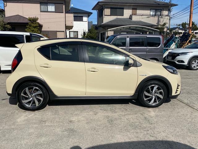 アクア クロスオーバー　グラム　９インチメモリーナビ　バックカメラ　ドライブレコーダー　衝突被害軽減システム　ＥＴＣ　ＣＤ＆ＤＶＤ再生　アルミホイール　スマートキー　ハイブリッド（26枚目）