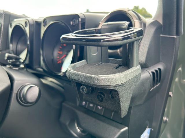 ジムニー ＸＣ　ＡｐｐｌｅＣａｒＰｌａｙ・バックカメラ・Ｂｌｕｅｔｏｏｔｈオーディオ・マッドフラップ・ＥＴＣ・ドリンクホルダー・ドライブレコーダー・クルーズコントロール・左右シートヒーター・アルミホイール（17枚目）