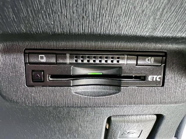 プリウス S ナビ・フルセグ・Bluetooth・ETC・オートエアコン・オートヘッドライト・プッシュスタート・ステアリングリモコン・電動格納ミラー・スマートキー・フォグランプ(6枚目)