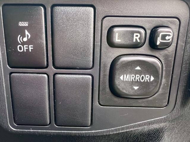 プリウス S ナビ・フルセグ・Bluetooth・ETC・オートエアコン・オートヘッドライト・プッシュスタート・ステアリングリモコン・電動格納ミラー・スマートキー・フォグランプ(7枚目)