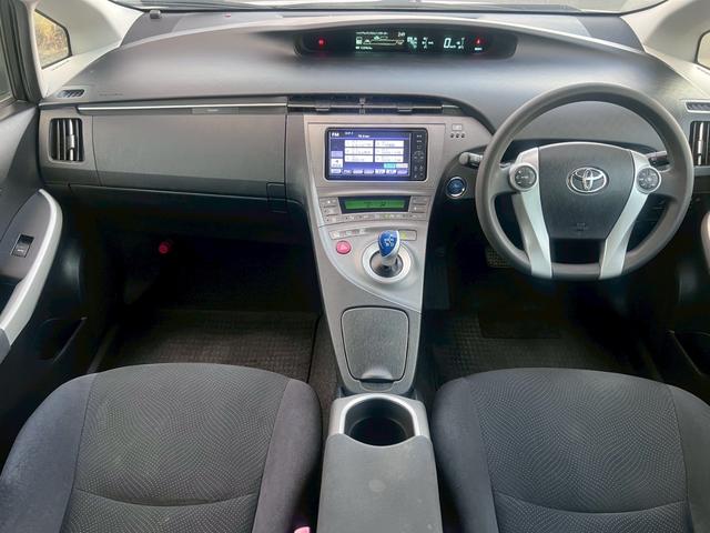 プリウス S ナビ・フルセグ・Bluetooth・ETC・オートエアコン・オートヘッドライト・プッシュスタート・ステアリングリモコン・電動格納ミラー・スマートキー・フォグランプ(14枚目)