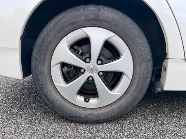 プリウス S ナビ・フルセグ・Bluetooth・ETC・オートエアコン・オートヘッドライト・プッシュスタート・ステアリングリモコン・電動格納ミラー・スマートキー・フォグランプ(18枚目)